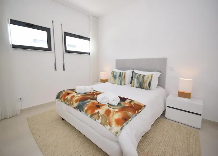 Villa Sunny Near Obidos W Beaches